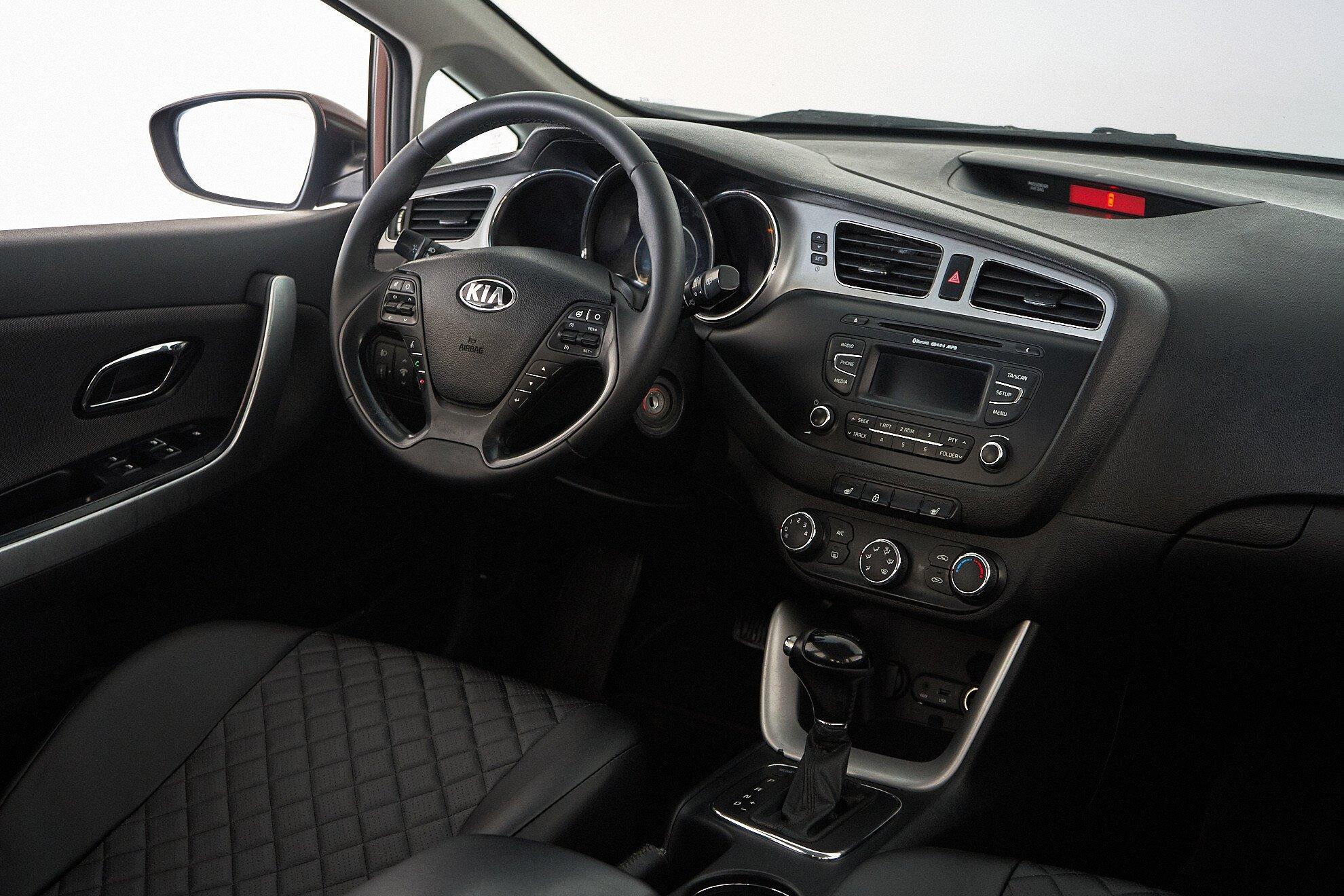 Kia Ceed 2013, коричневый