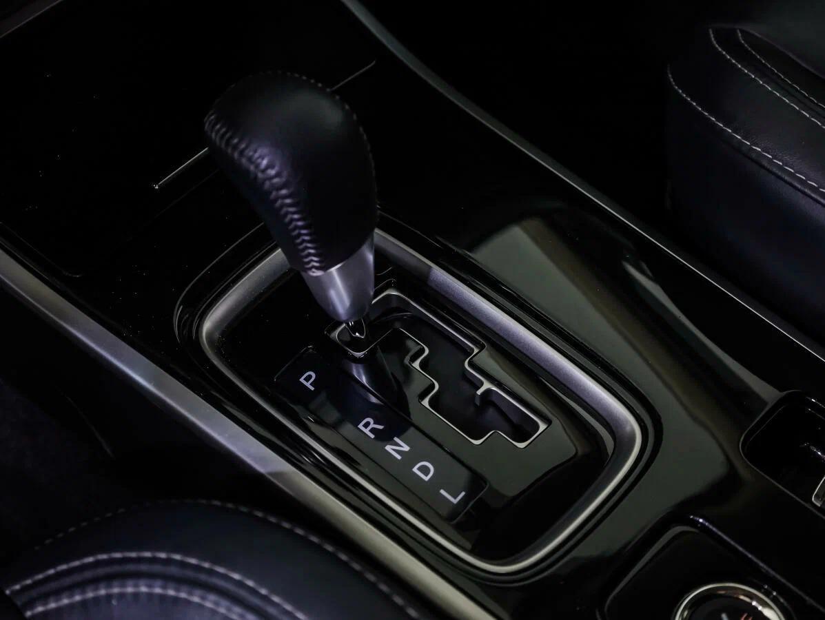 Mitsubishi Outlander 2019, черный