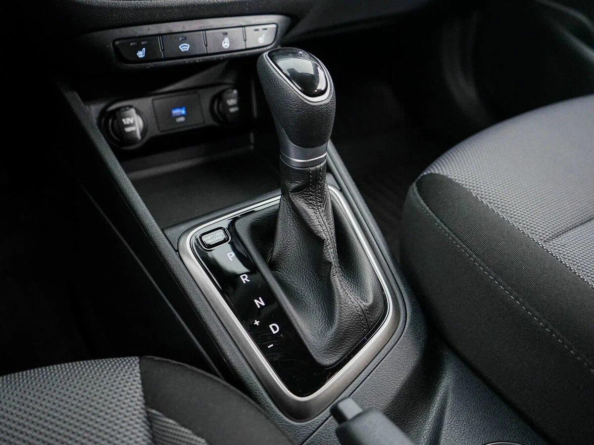 Hyundai Solaris 2022, черный