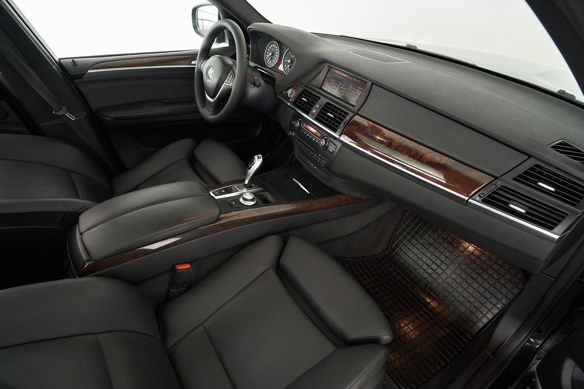 BMW X5 2009, черный