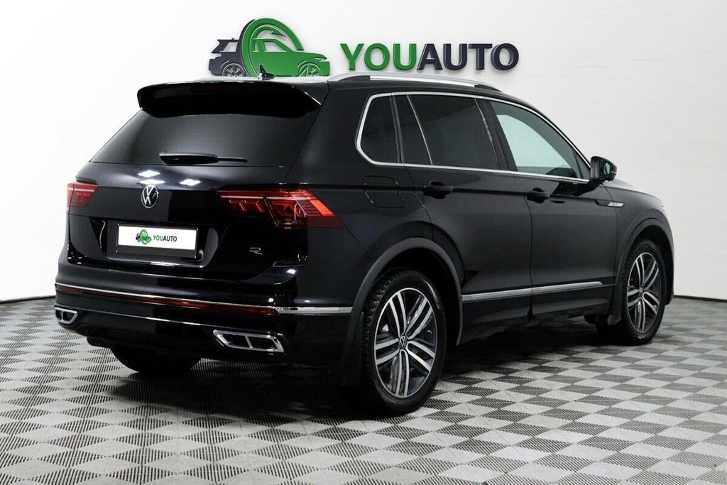 Volkswagen Tiguan 2021, черный