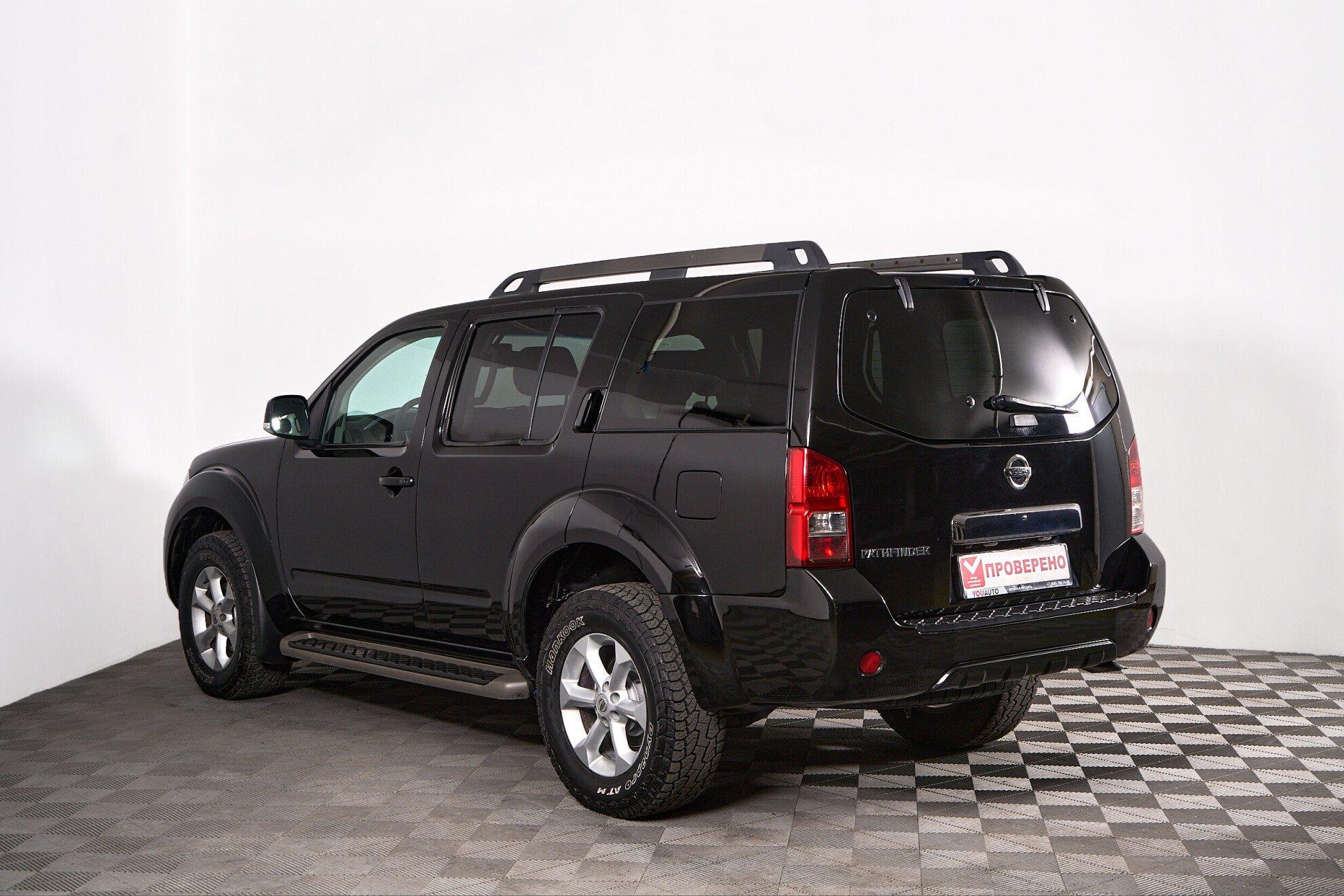 Nissan Pathfinder 2012, черный