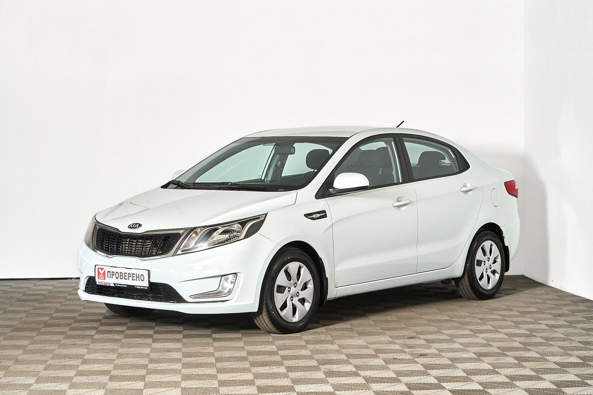 Kia Rio 2014, белый