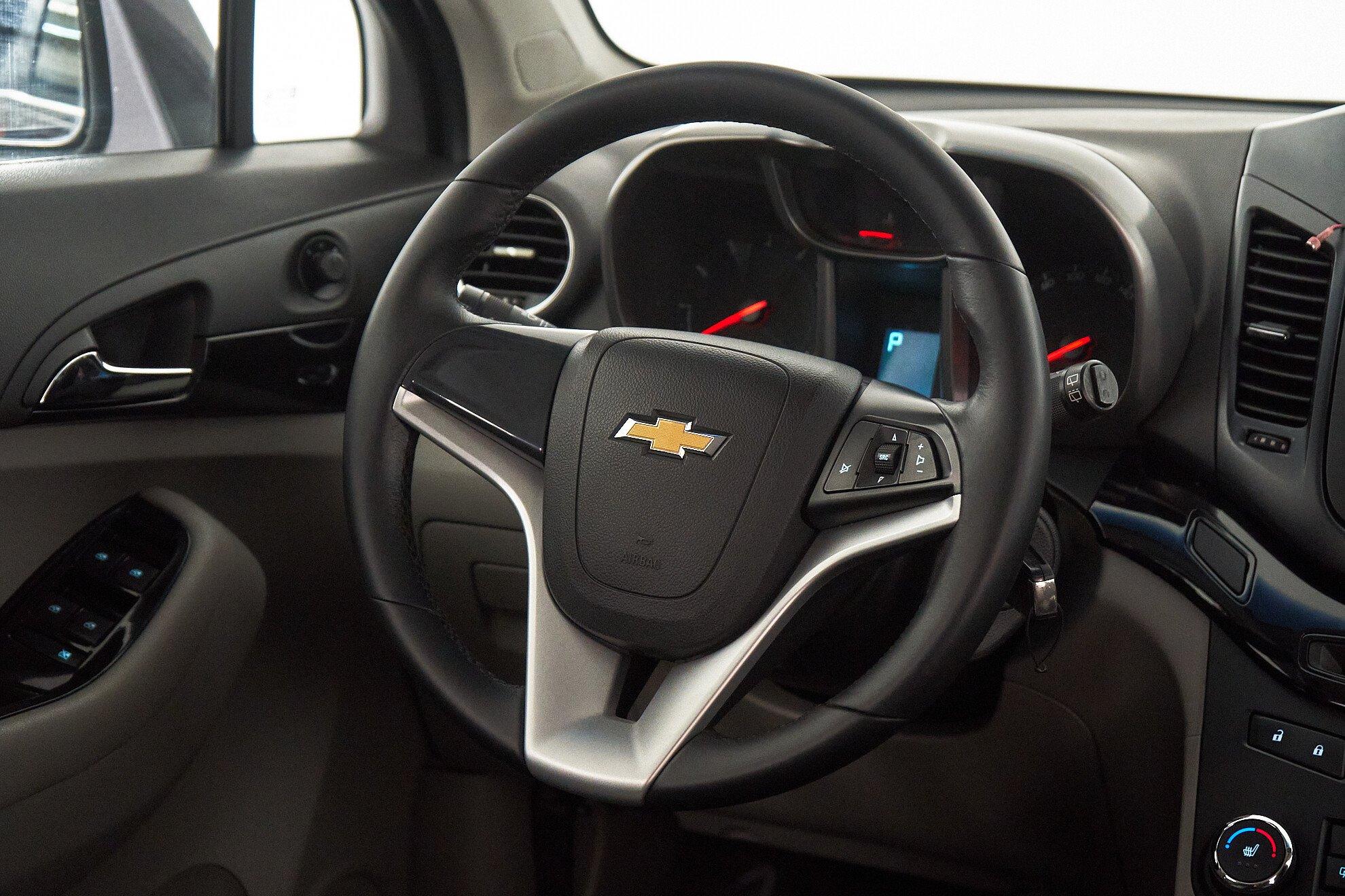 Chevrolet Orlando 2014, серый