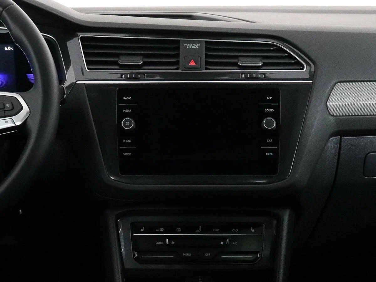 Volkswagen Tiguan 2022, серебряный