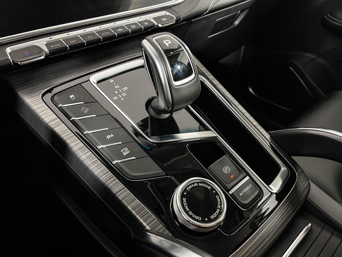 Geely Atlas Pro 2021, белый