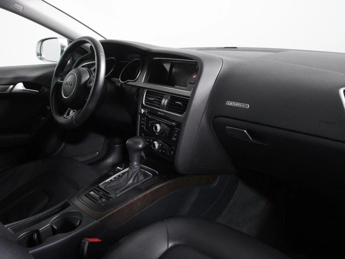 Audi A5 2016, белый