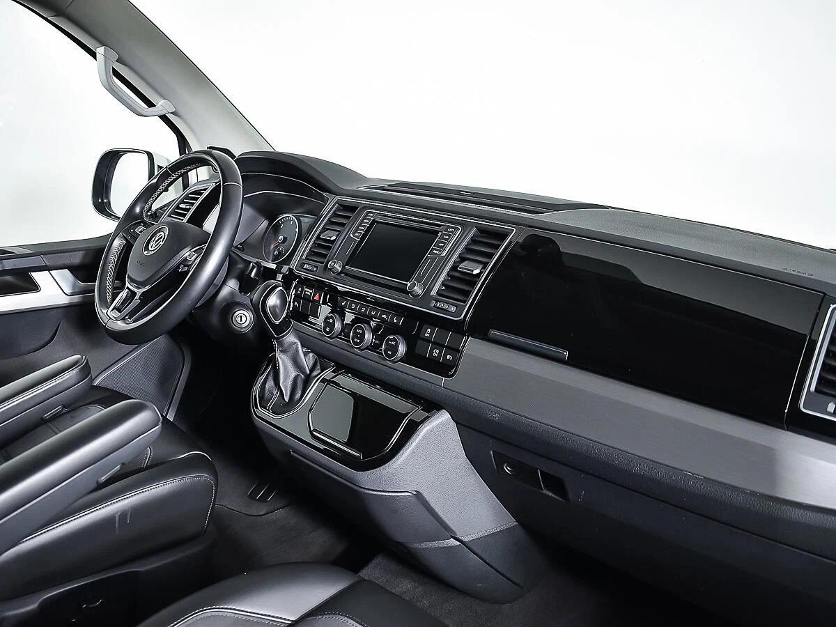 Volkswagen Multivan 2019, белый