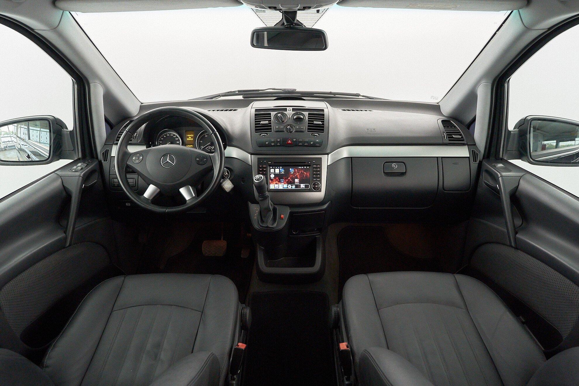Mercedes-Benz Viano 2012, черный