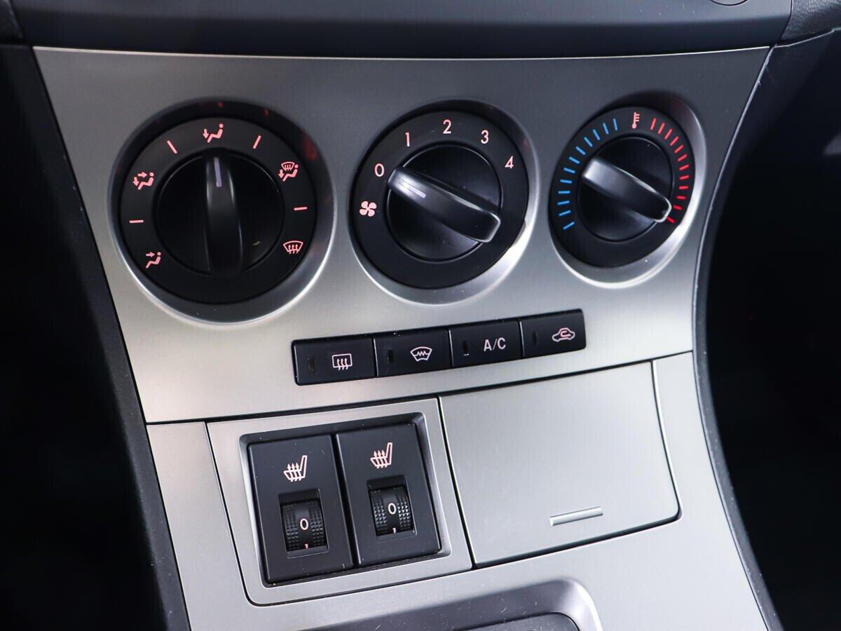 Mazda 3 2013, белый