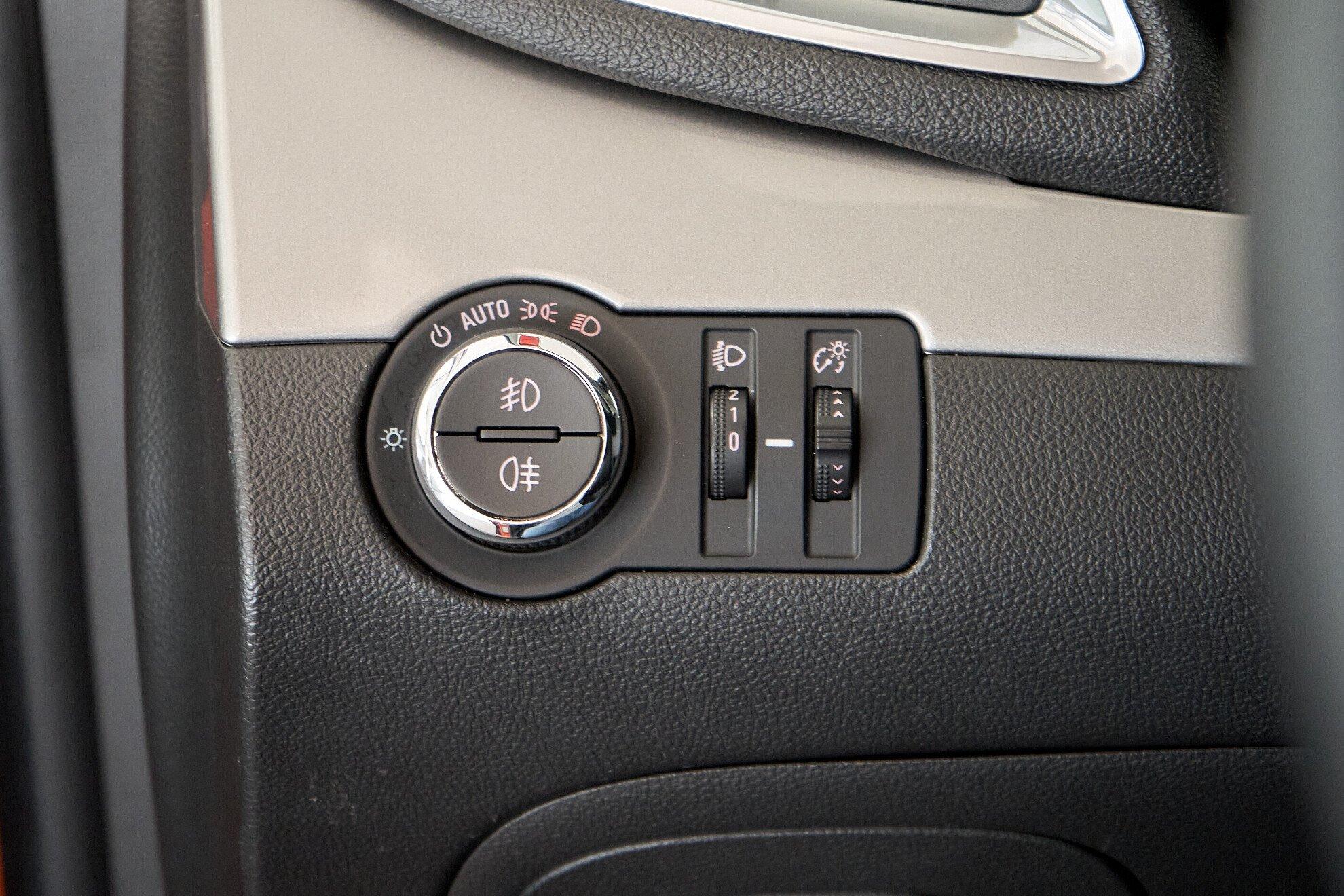 Opel Mokka 2014, оранжевый