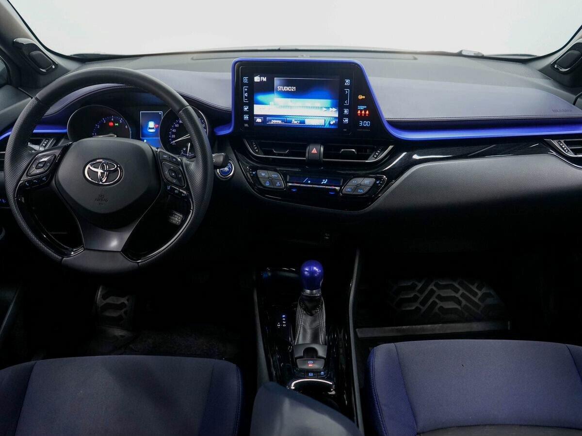 Toyota C-HR 2018, серый