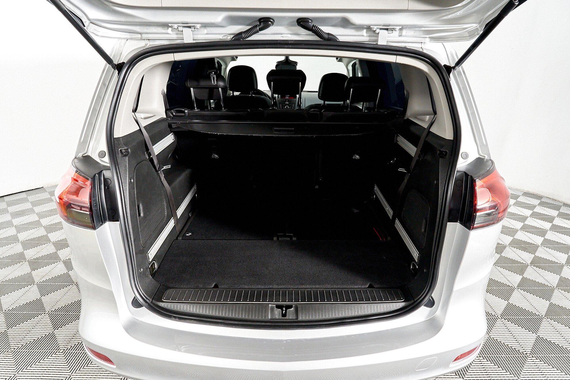 Opel Zafira 2015, серебряный