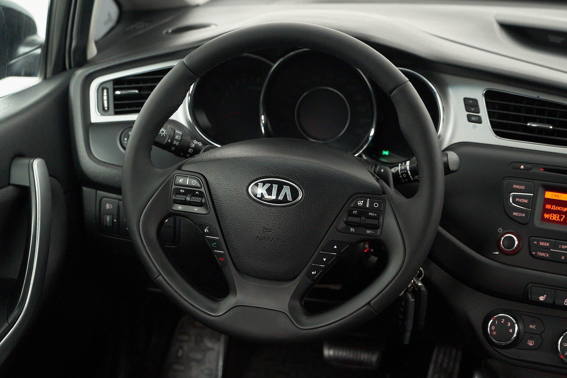 Kia Ceed 2014, черный