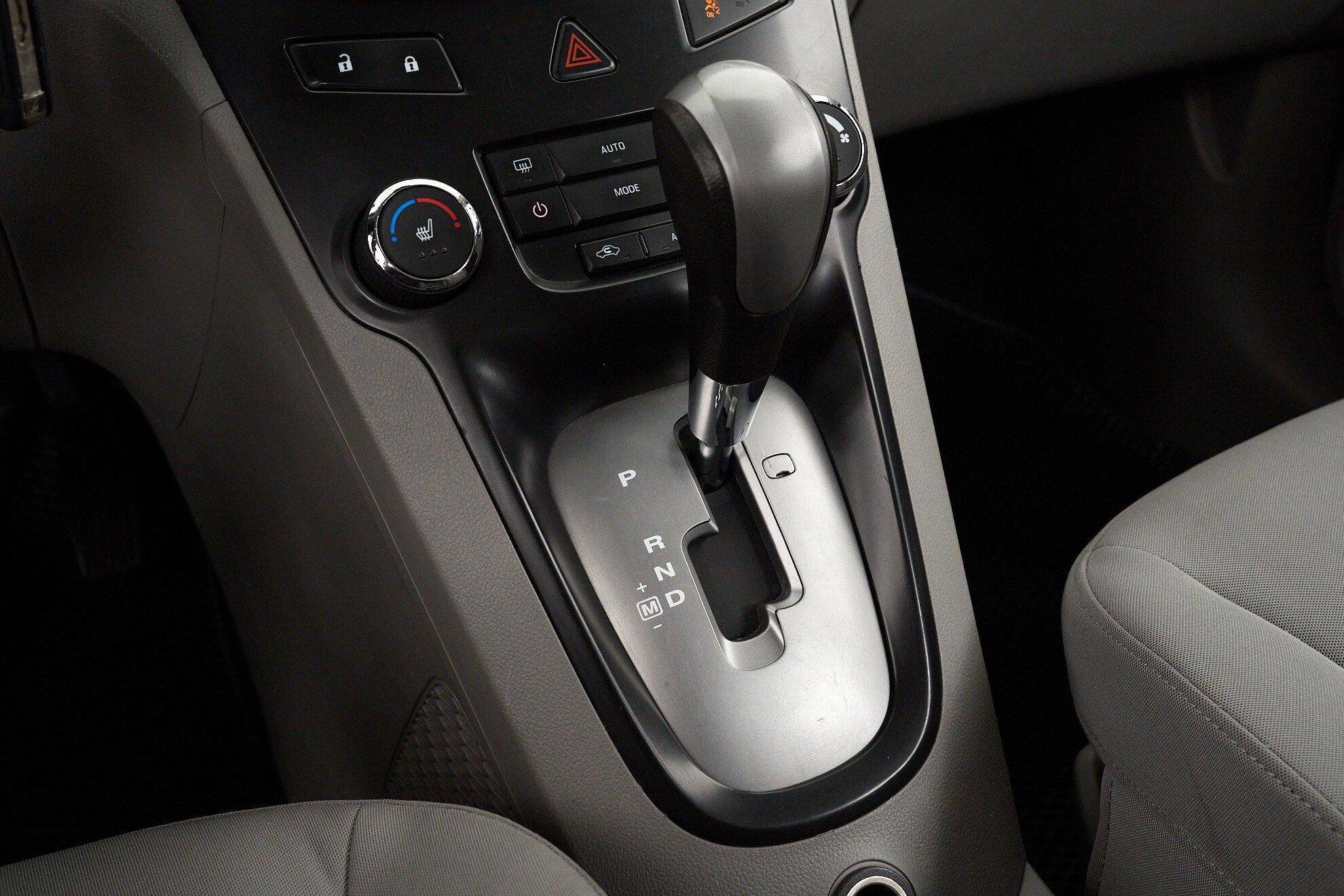 Chevrolet Orlando 2011, бежевый