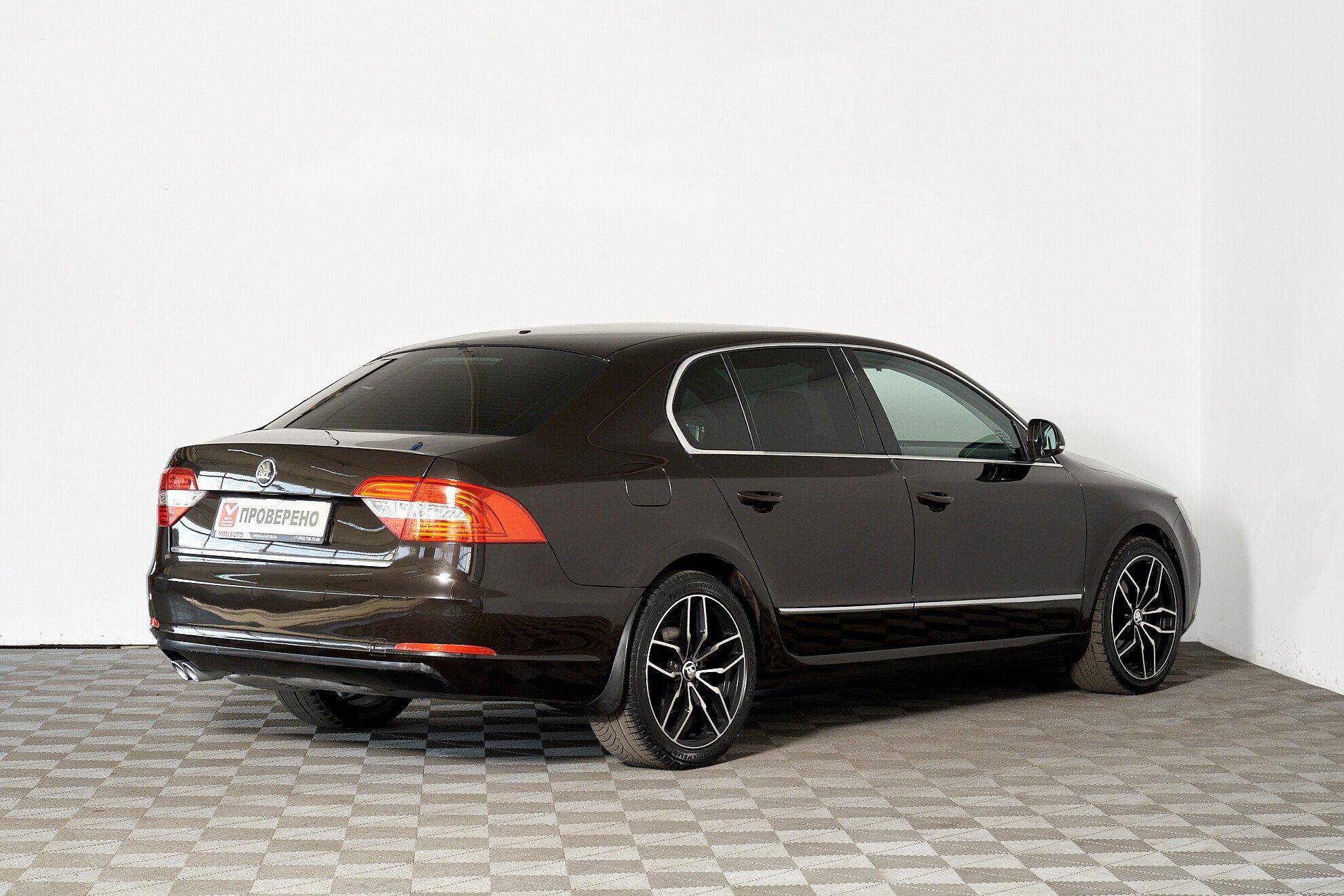 Skoda Superb 2014, коричневый