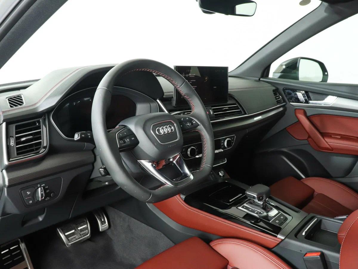 Audi Q5 2025, серый