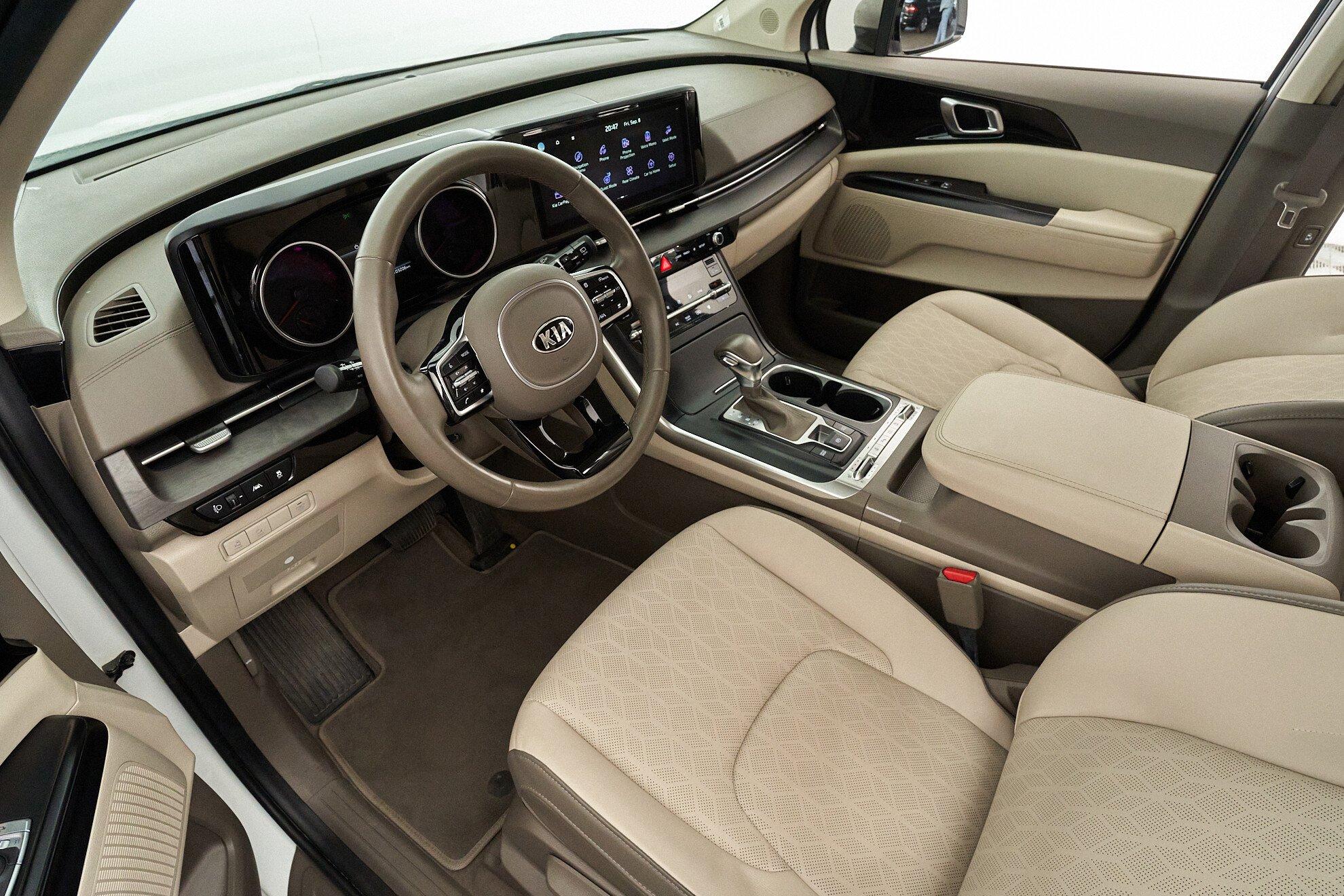 Kia Carnival 2021, белый