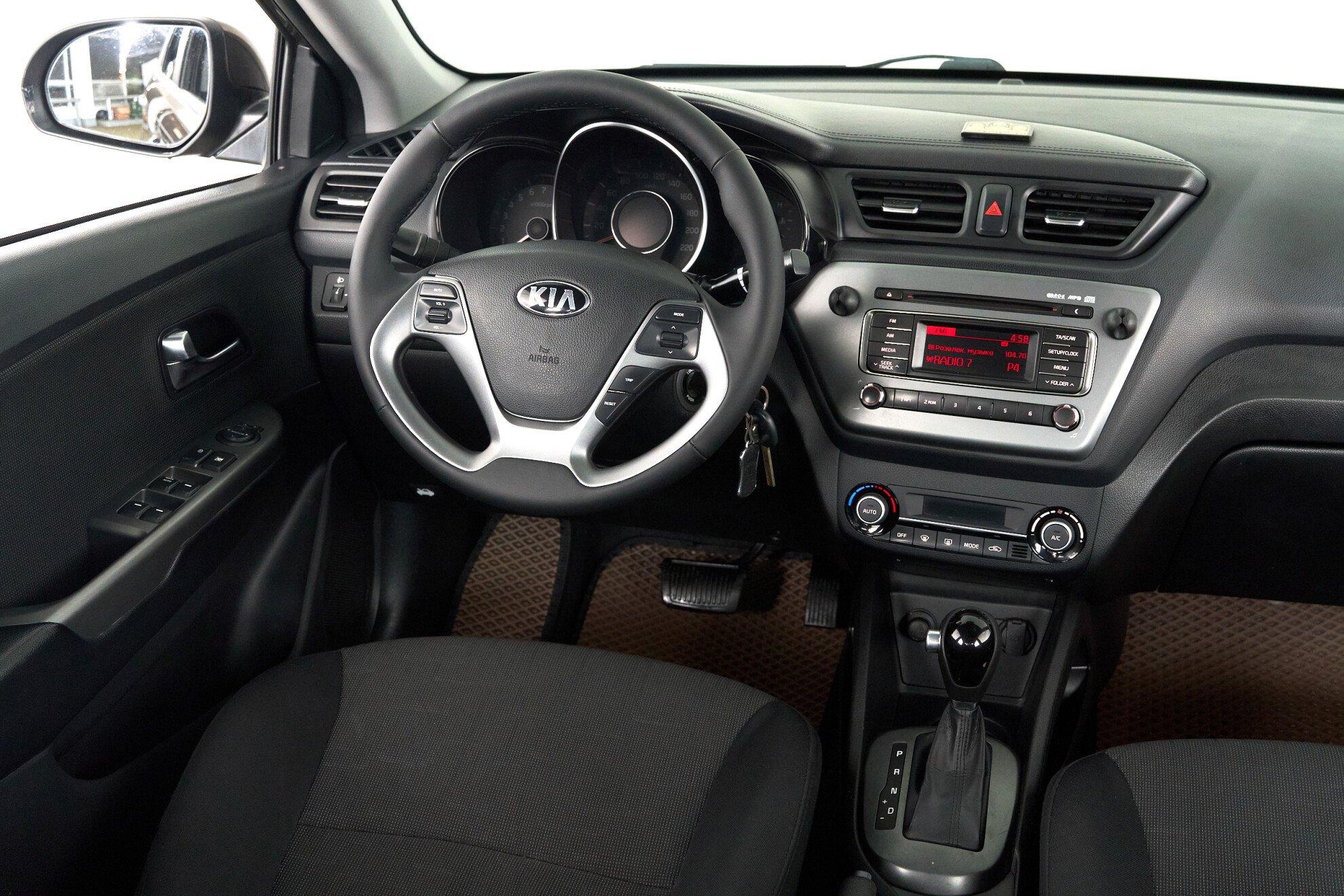 Kia Rio 2016, коричневый