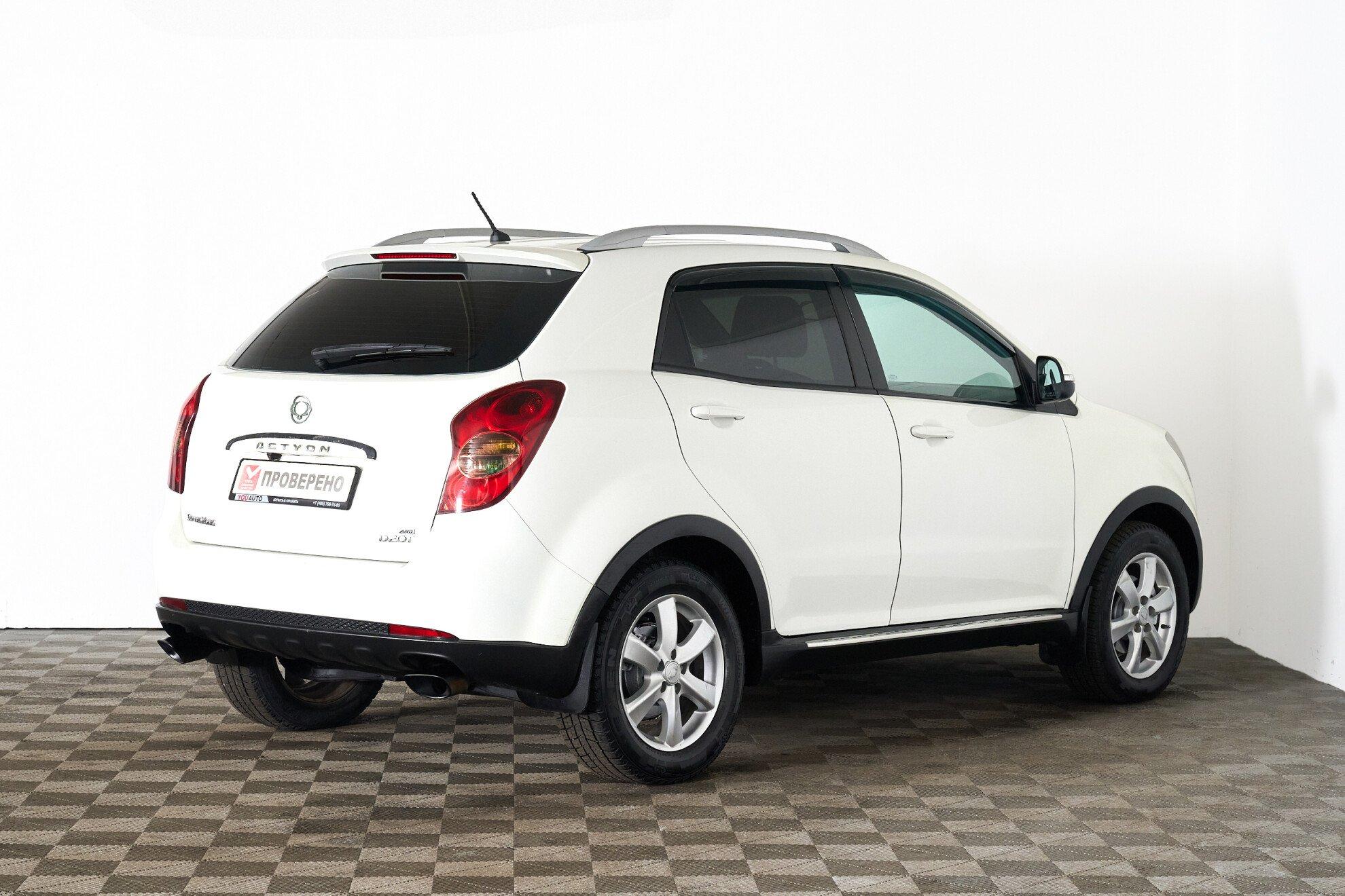 SsangYong Actyon 2012, белый