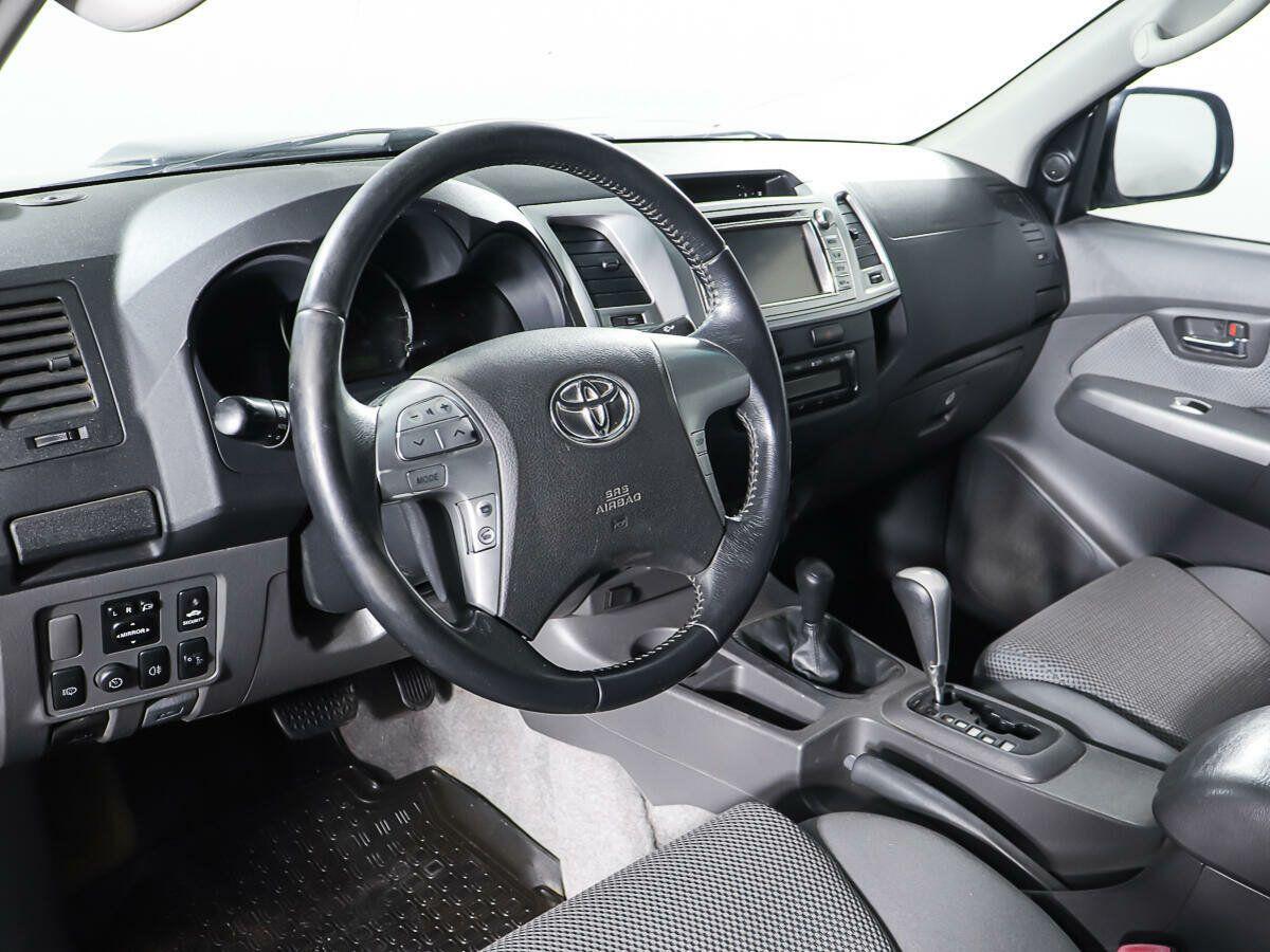 Toyota Hilux 2013, синий