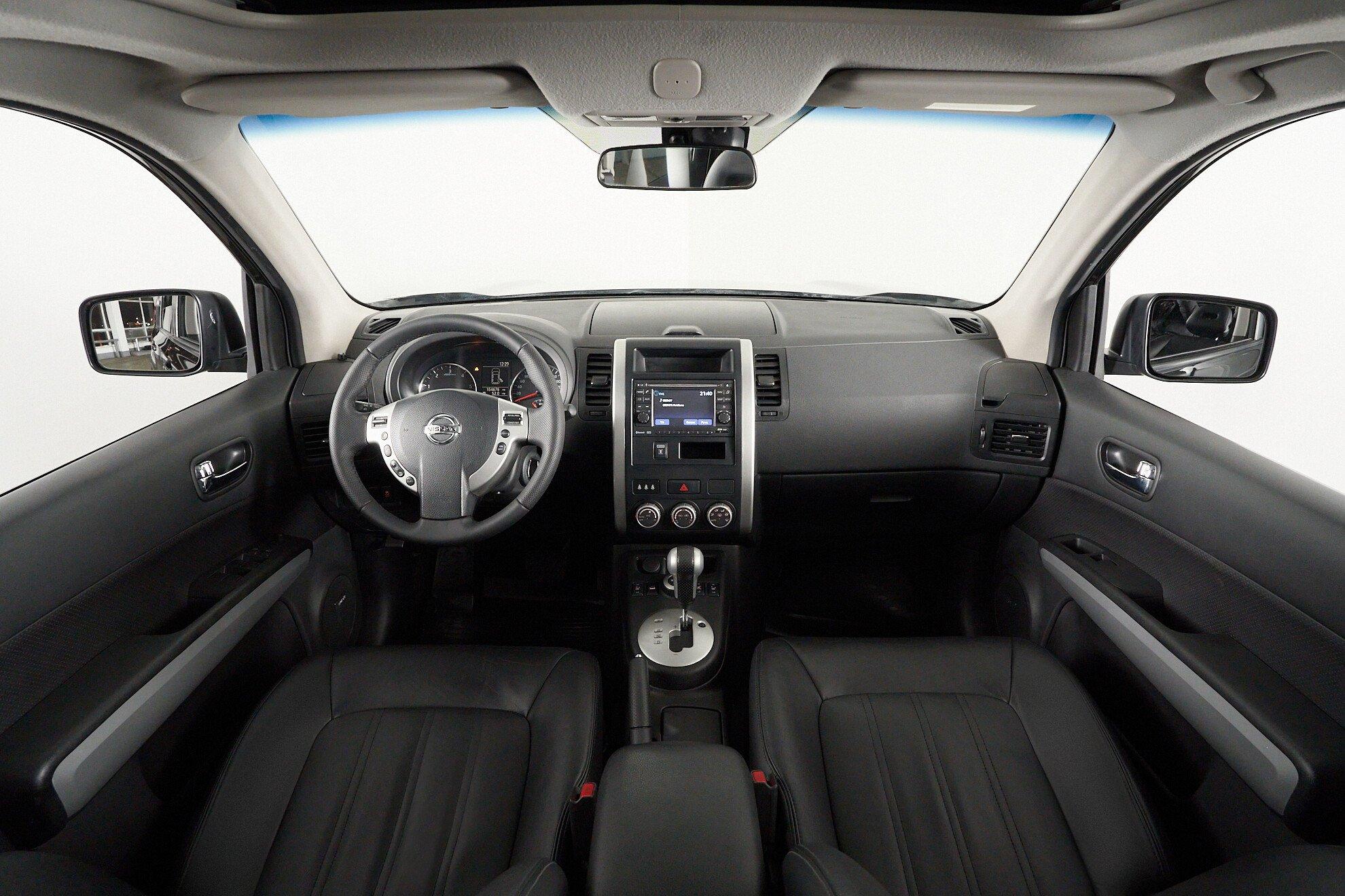 Nissan X-Trail 2013, черный