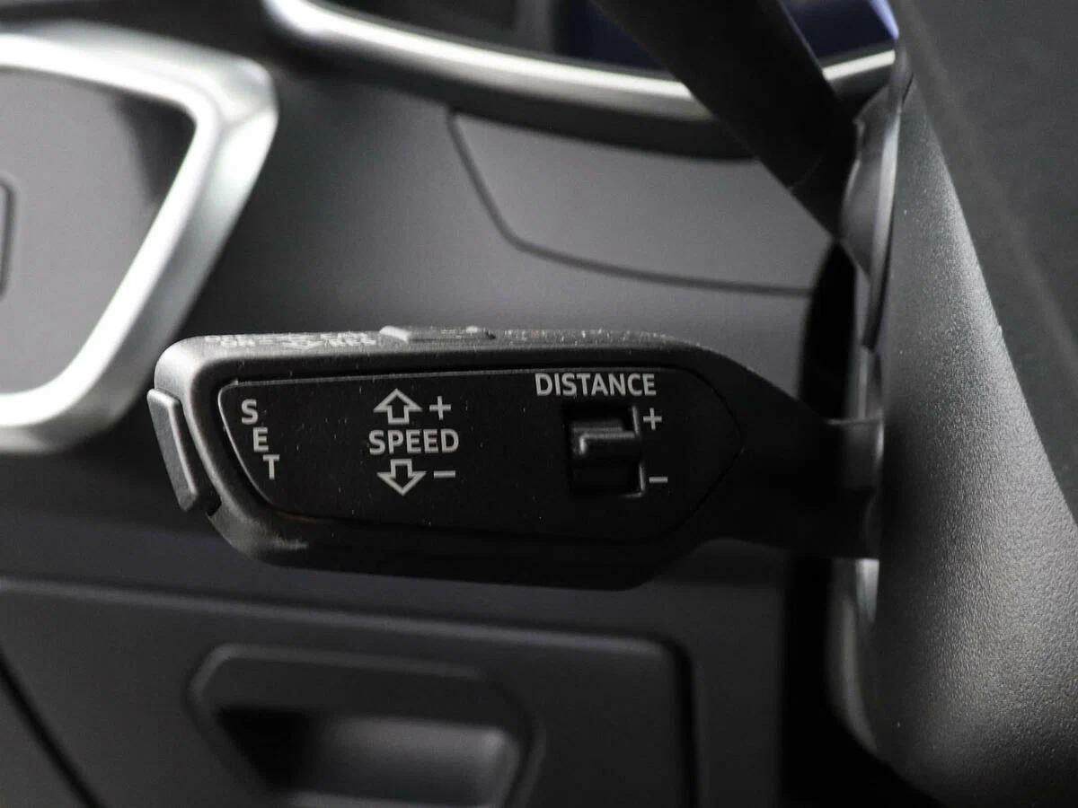Audi A7 2021, серый