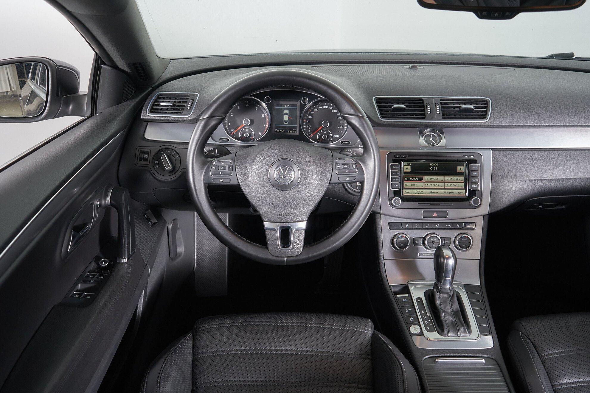 Volkswagen Passat CC 2015, черный