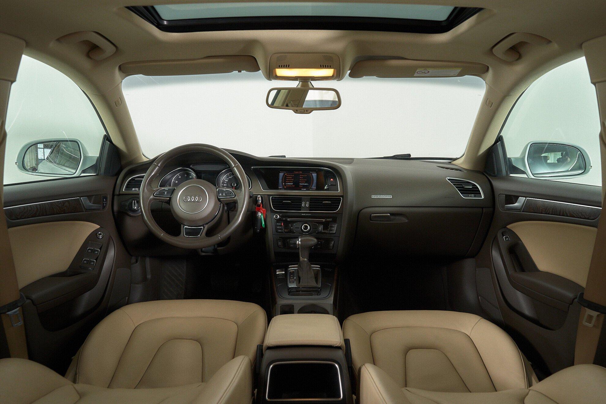 Audi A5 2013, белый