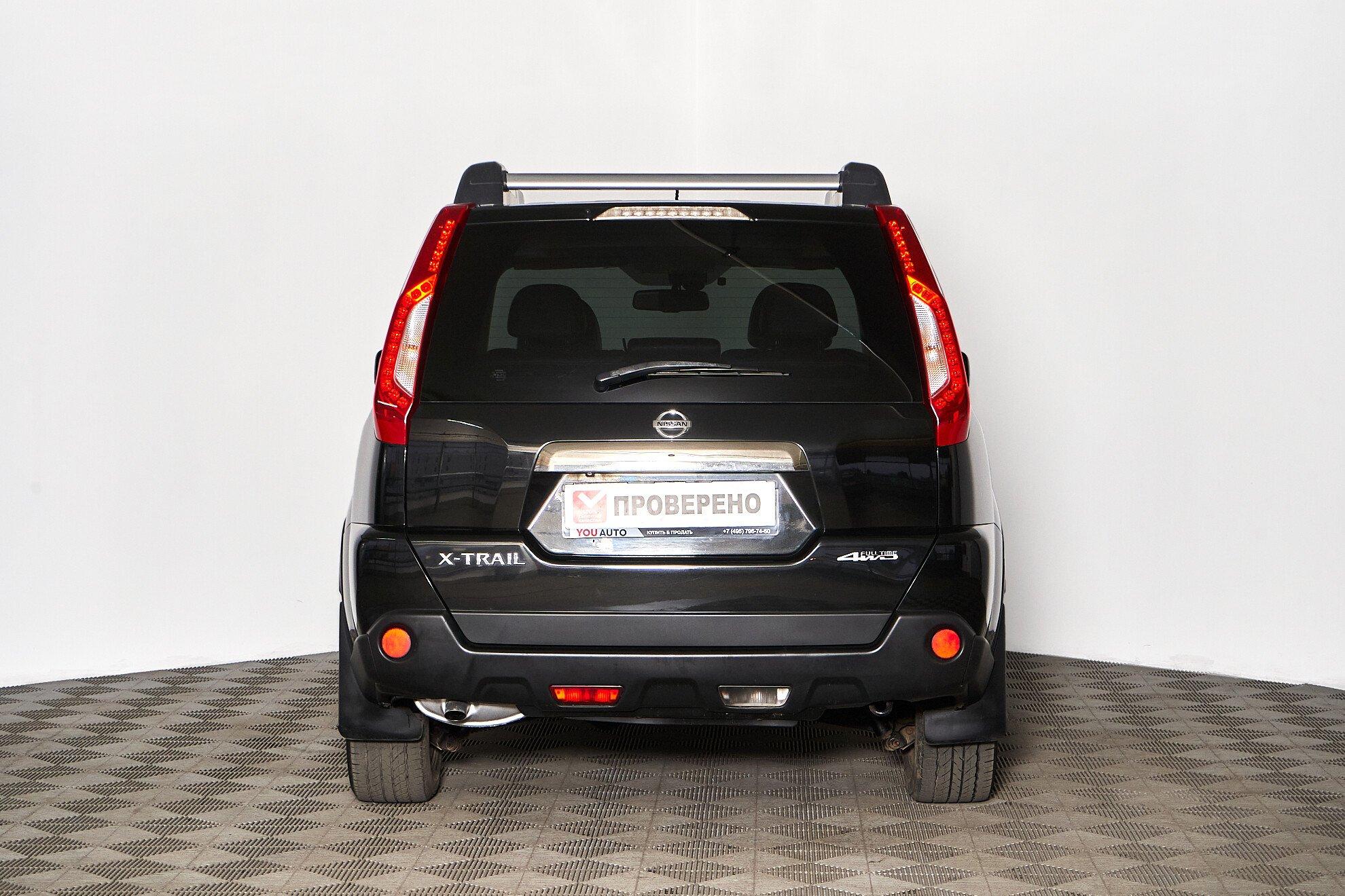 Nissan X-Trail 2011, черный