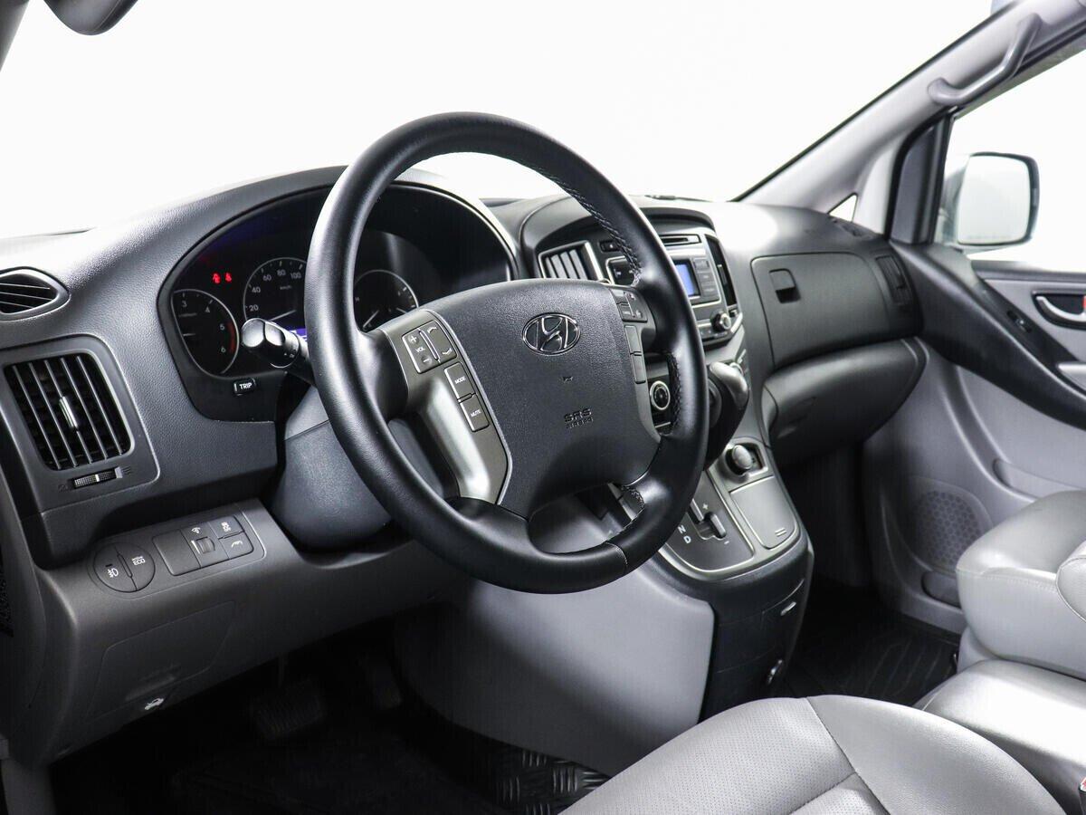 Hyundai Grand Starex 2020, серый