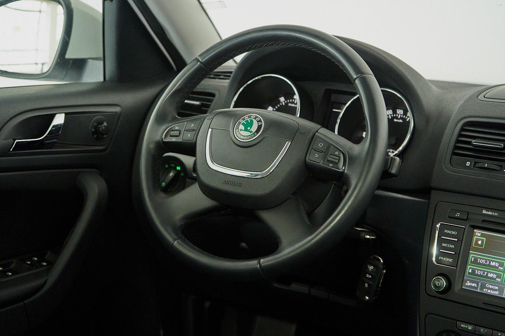 Skoda Yeti 2013, белый