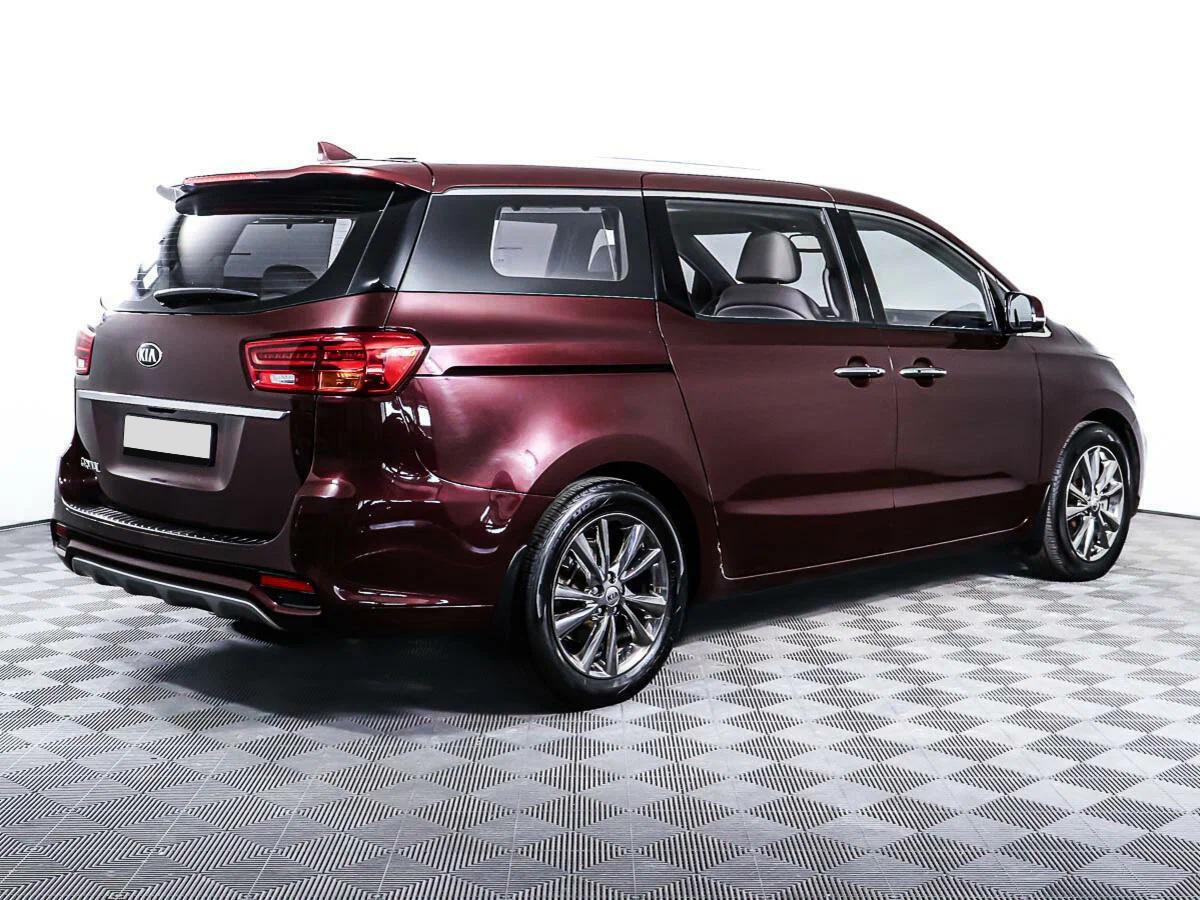 Kia Carnival 2019, пурпурный