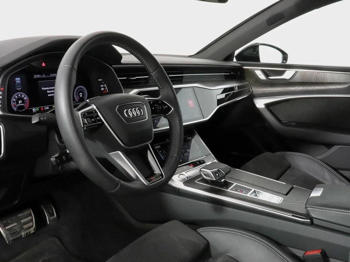 Audi A7 2021, серебряный