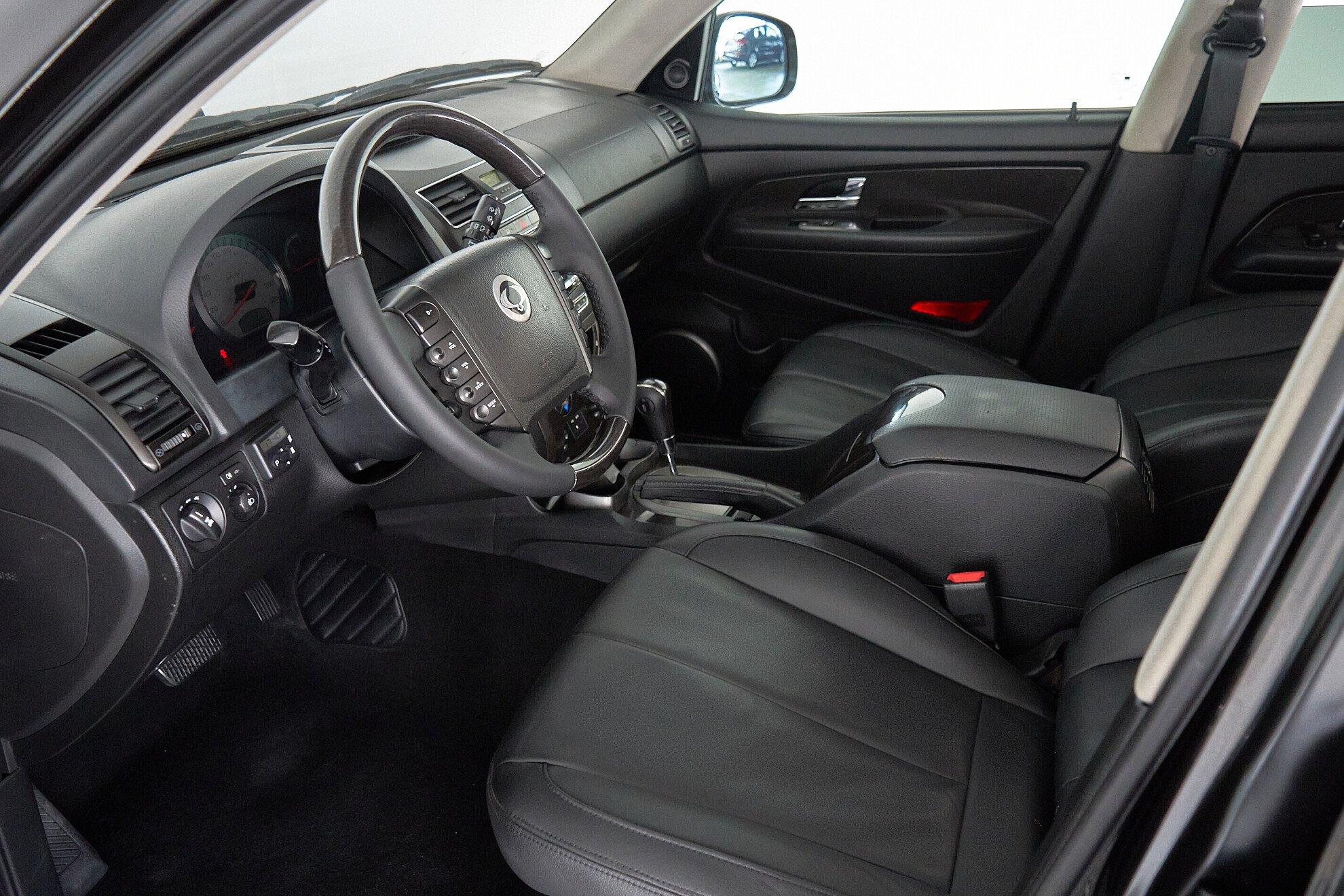 SsangYong Rexton 2013, черный