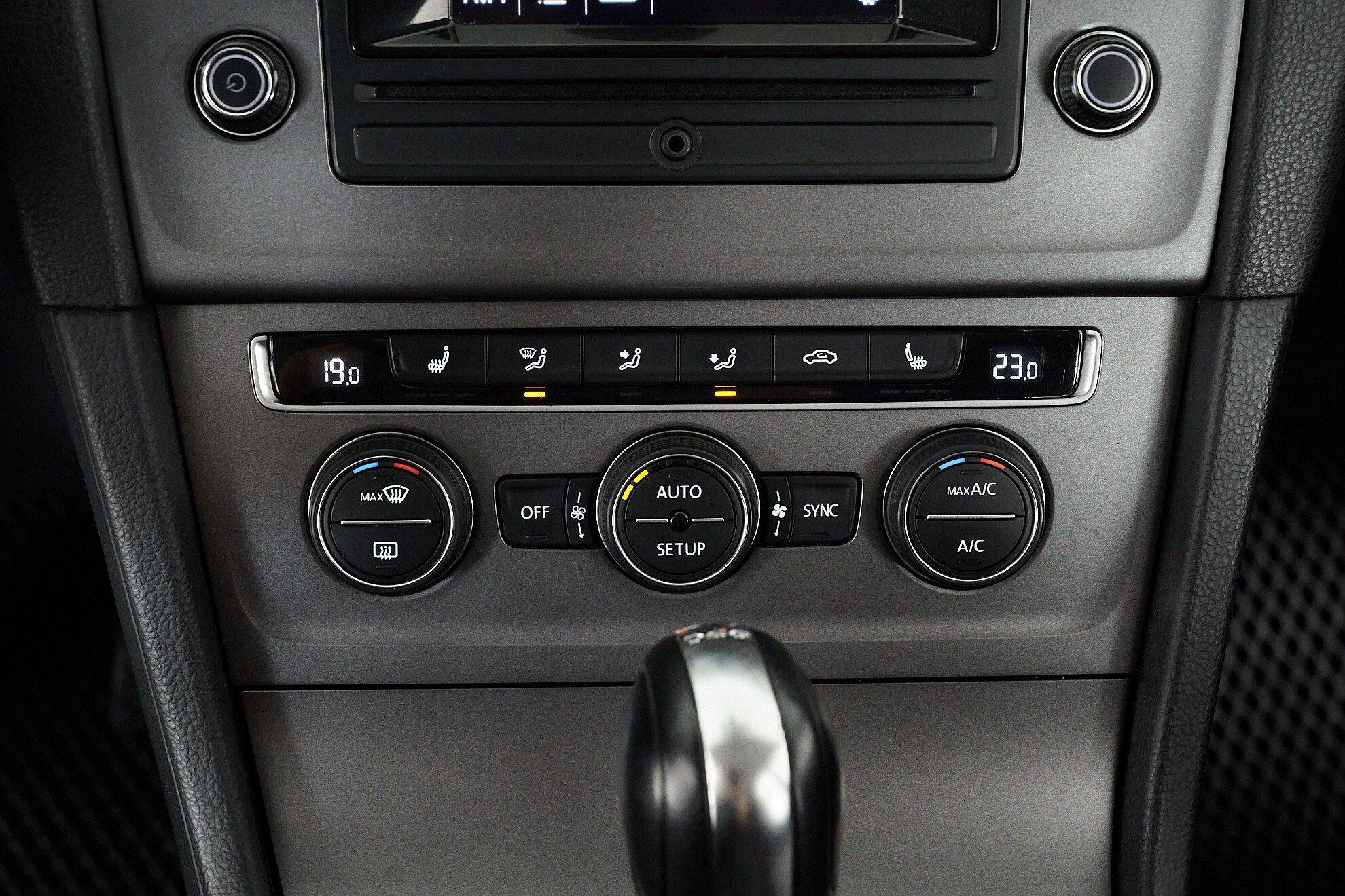 Volkswagen Golf 2013, черный
