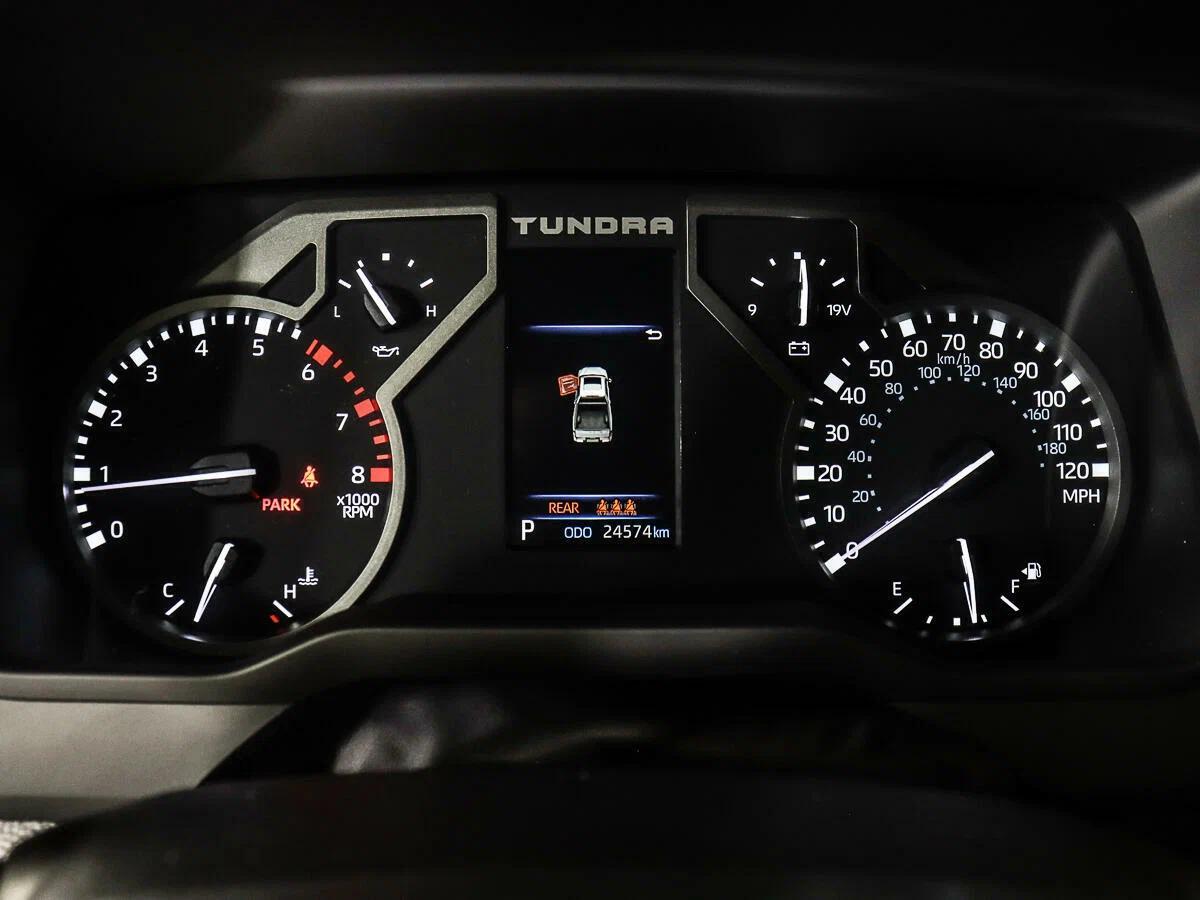 Toyota Tundra 2024, белый