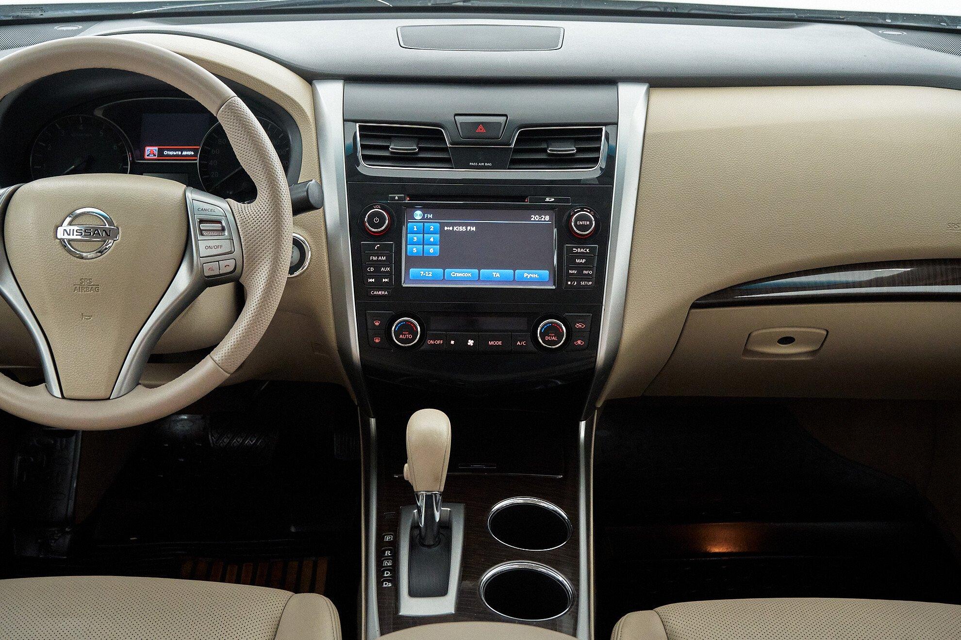 Nissan Teana 2014, белый
