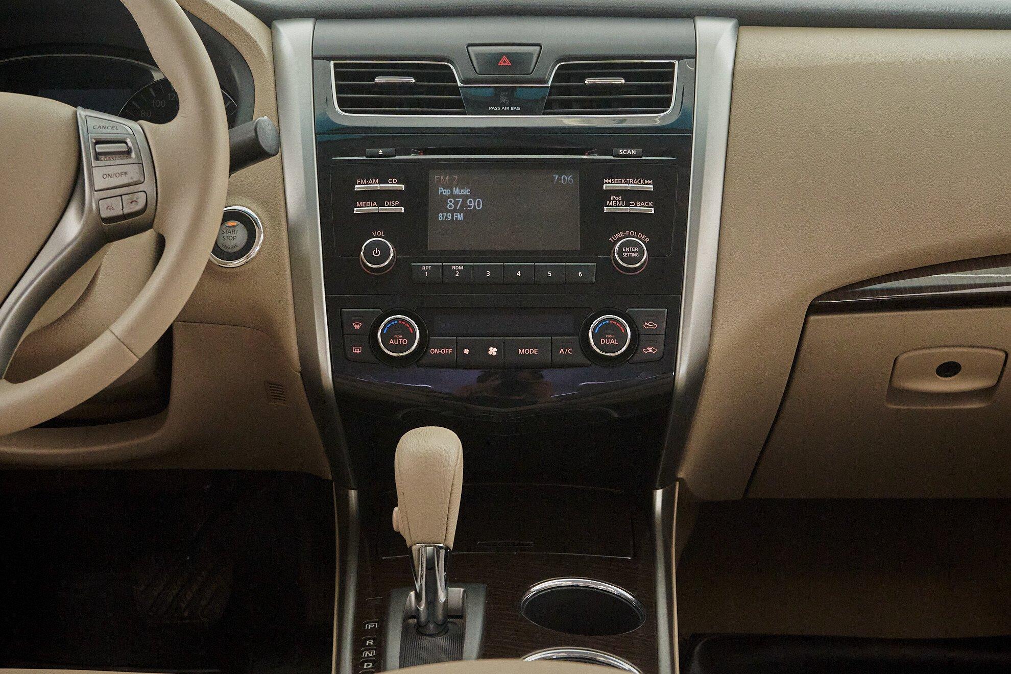 Nissan Teana 2015, черный
