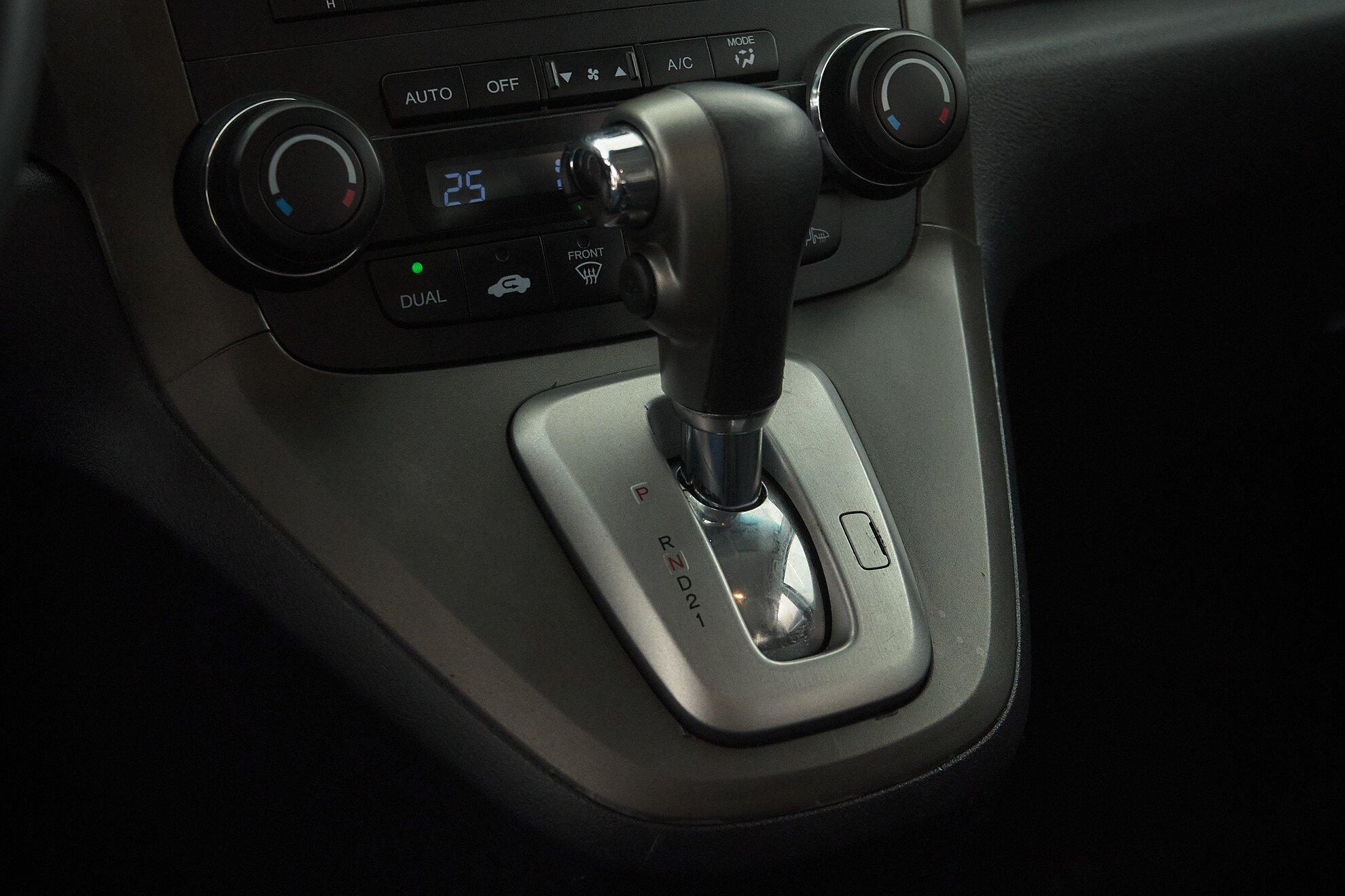 Honda CR-V 2011, серый