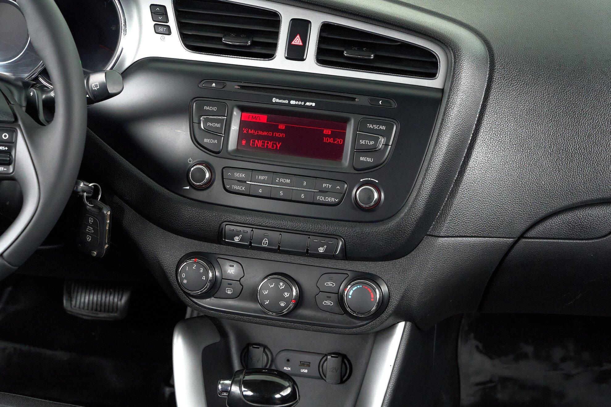 Kia Ceed 2012, серебряный