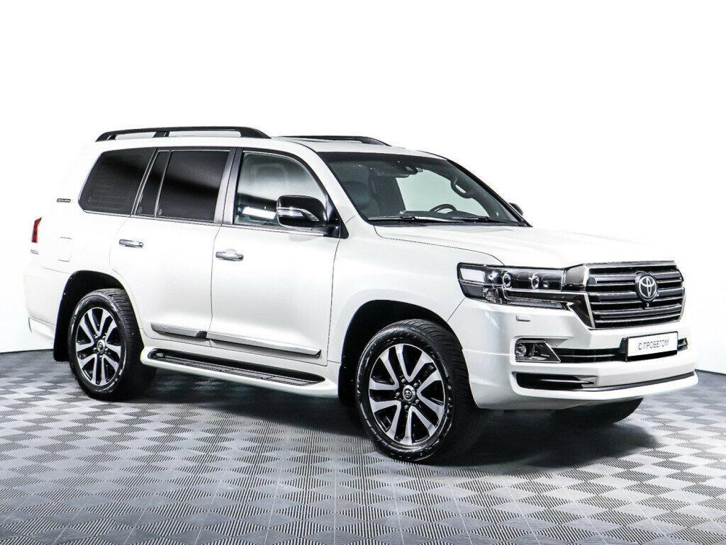 Toyota Land Cruiser 2018, белый