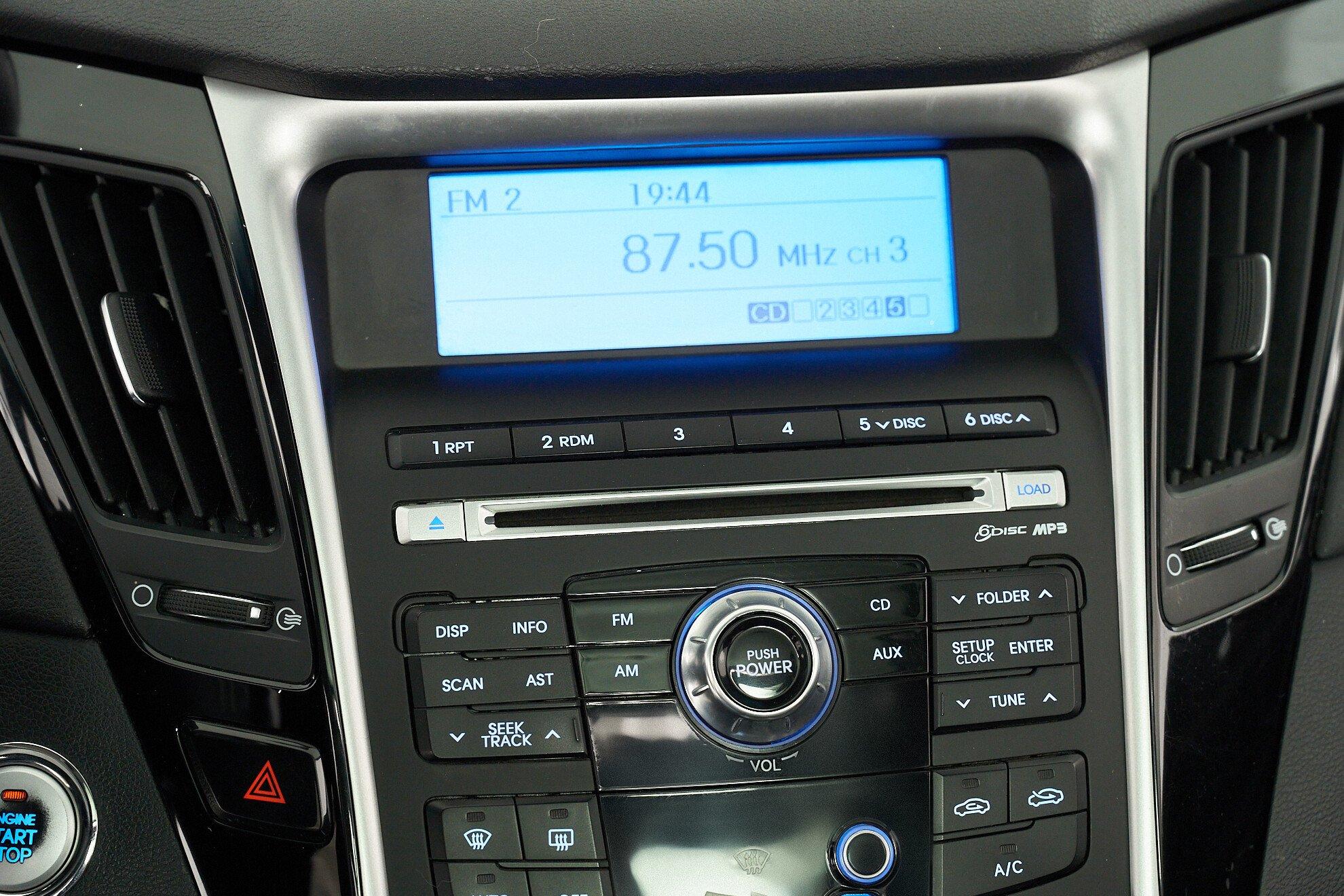 Hyundai Sonata 2011, серебряный
