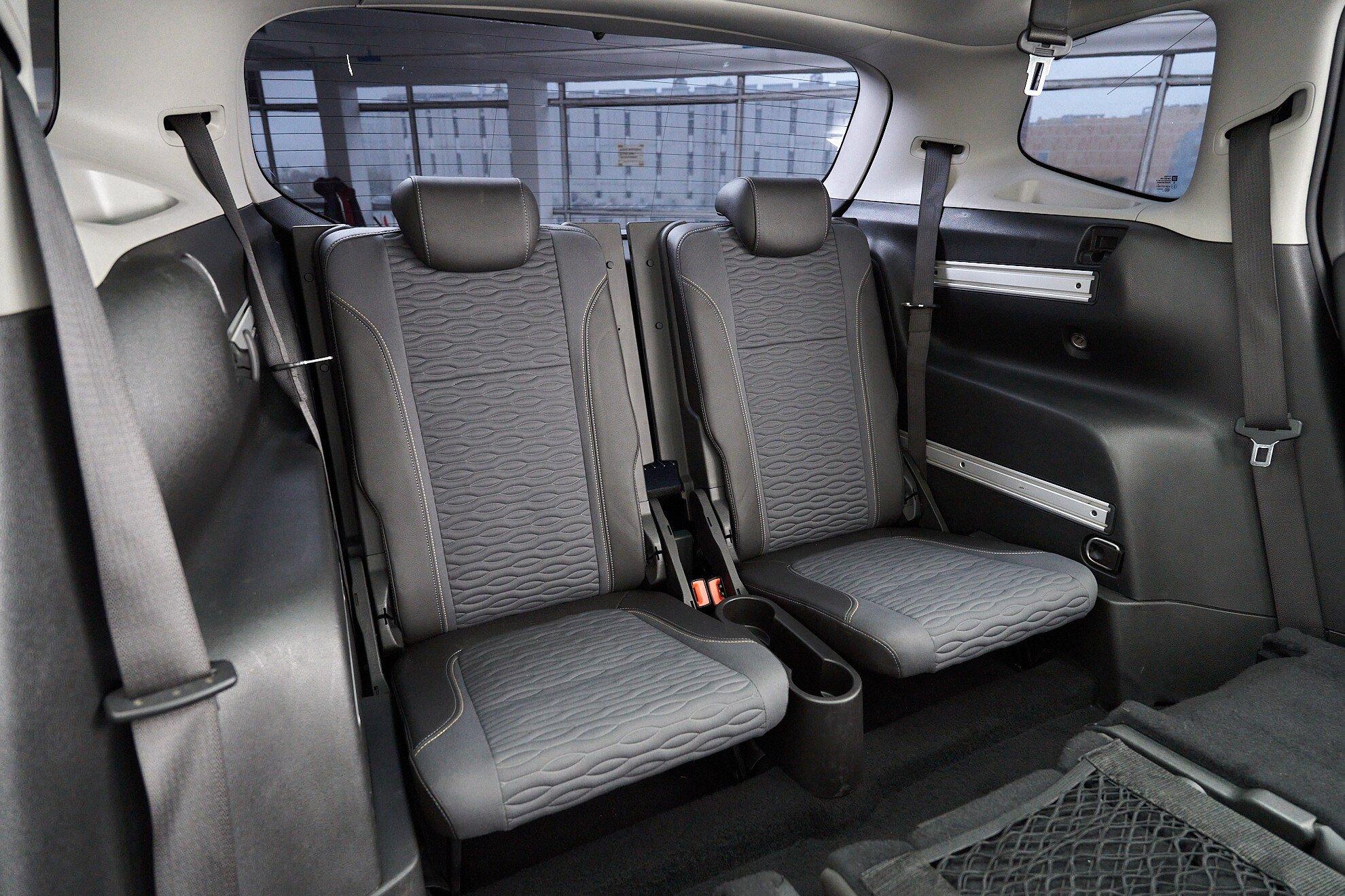 Opel Zafira 2015, серебряный