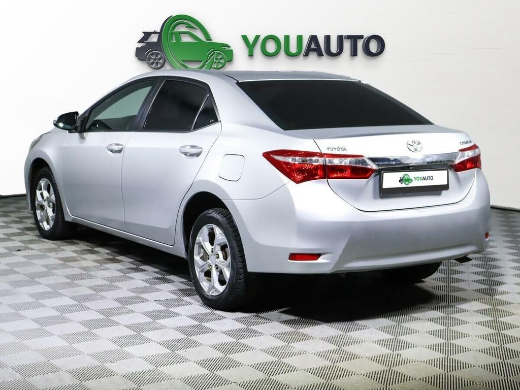 Toyota Corolla 2018, серебряный