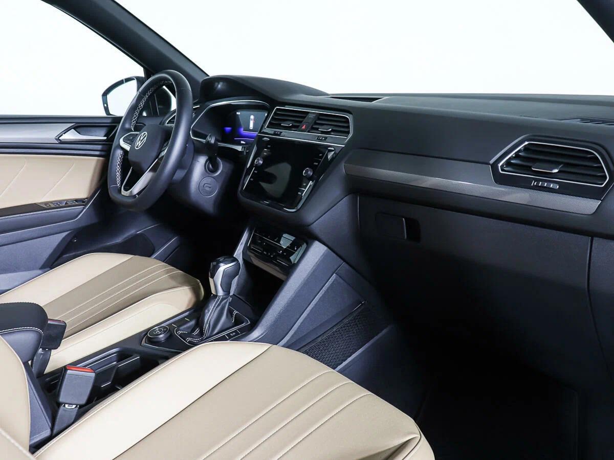 Volkswagen Tiguan 2022, черный