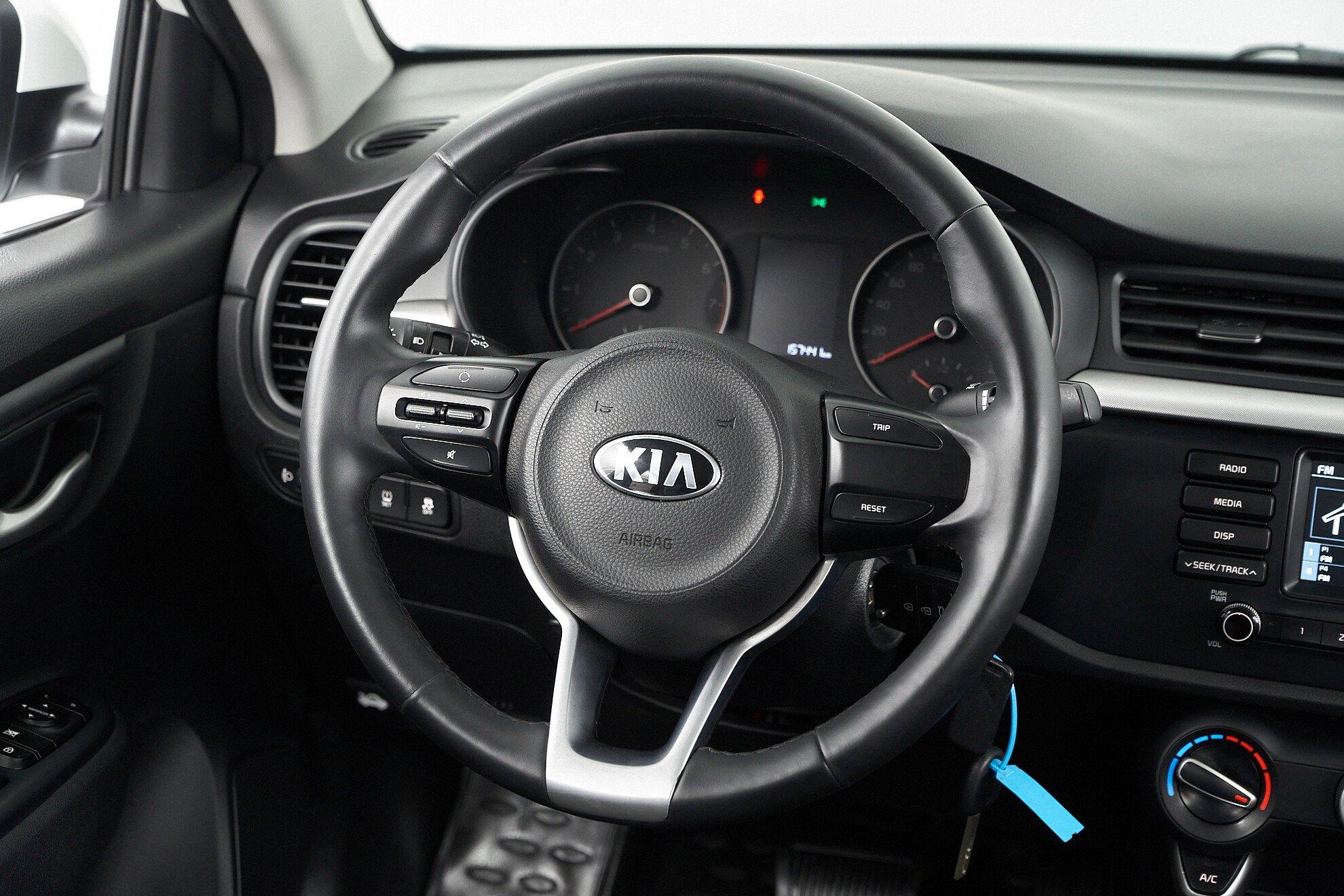 Kia Rio 2019, белый