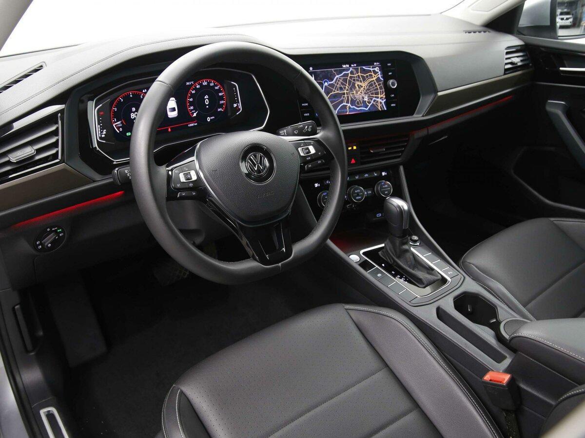 Volkswagen Jetta 2020, серый