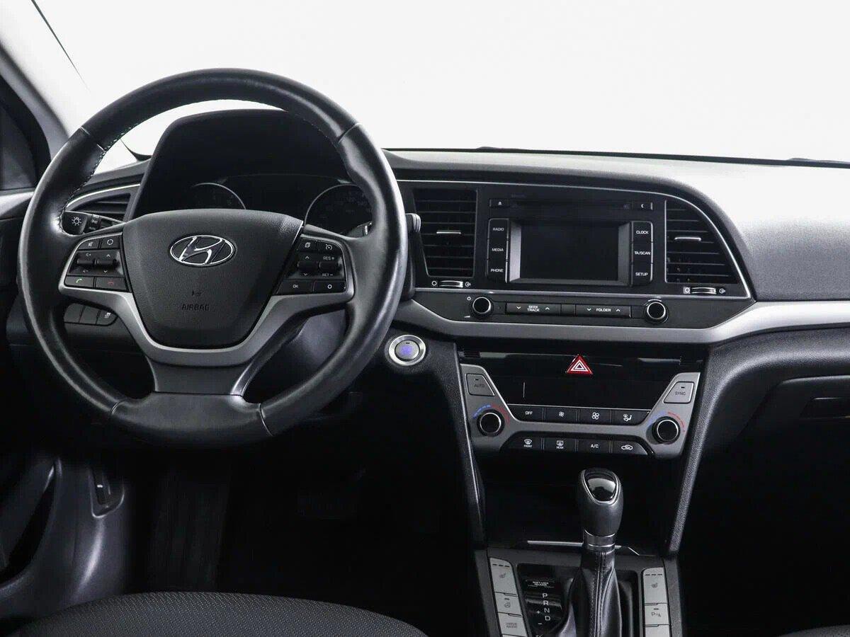 Hyundai Elantra 2018, серый