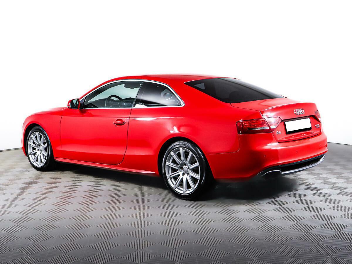 Audi A5 2011, красный